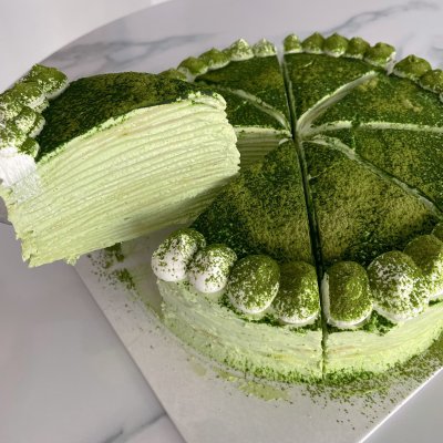 Matcha crepe slices